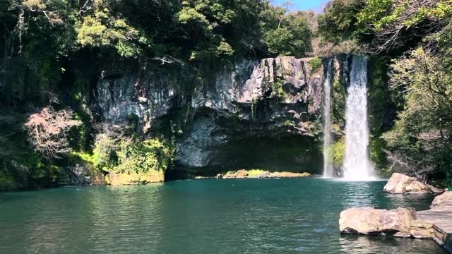 济州岛的高瀑布。韩国视频素材