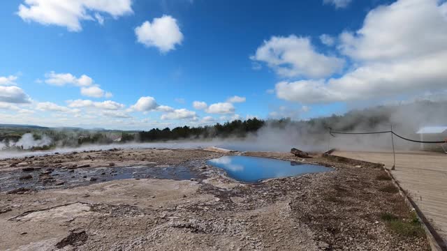 冰岛夏季的Strokkur Geysir视频素材