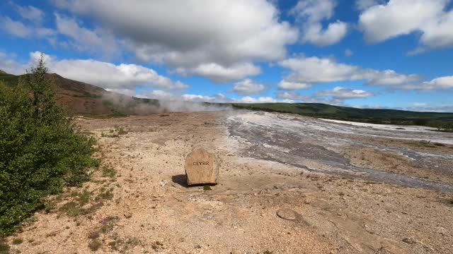 冰岛夏季的Strokkur Geysir视频素材