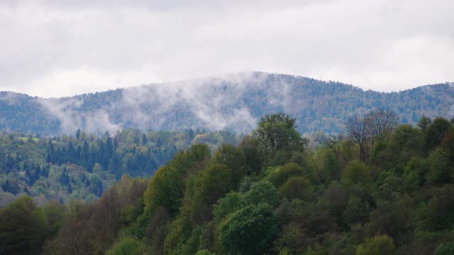 多云山的山视频素材