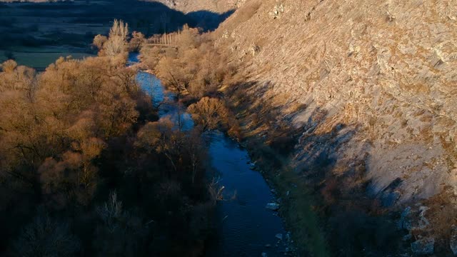 山river-aerial镜头视频素材