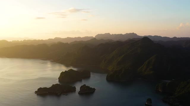 海景，早晨的岛屿。热带岛屿的日出视频素材