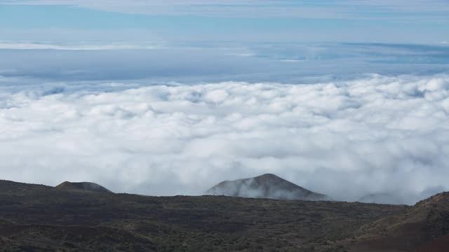 大岛-云移动在莫纳克亚山/夏威夷，美国视频素材