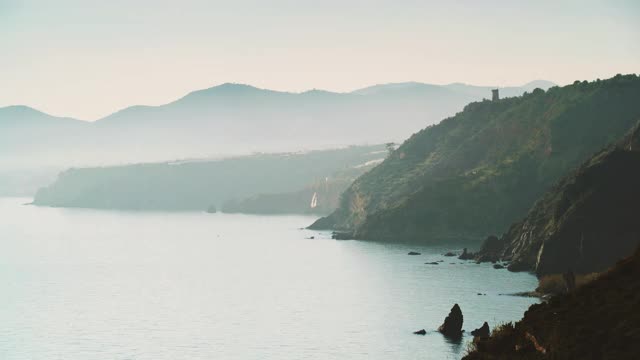 西班牙海岸，安达卢西亚的悬崖视频素材