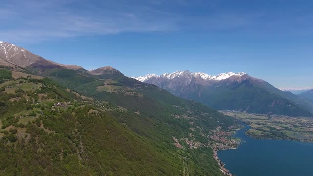 高山之间的科莫湖的空中景观视频素材