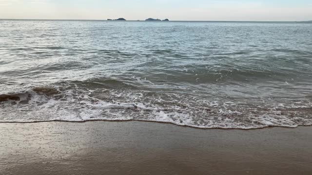 暴风雨来临前海面平静视频素材