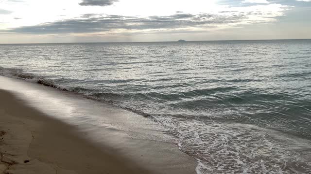 暴风雨来临前海面平静视频素材