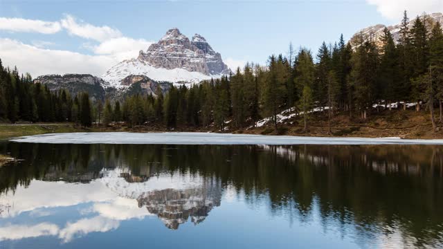 拉瓦雷多和安托诺湖(安托诺湖)的白天到夜晚的时间流逝，Dolomites，意大利视频素材