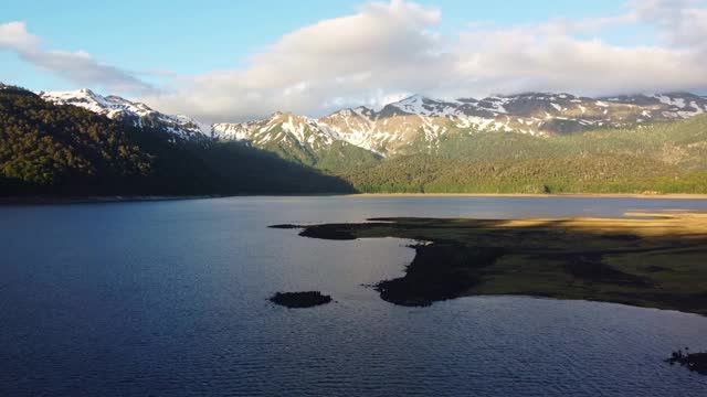 康吉里奥国家公园日落时的湖泊和雪山视频素材