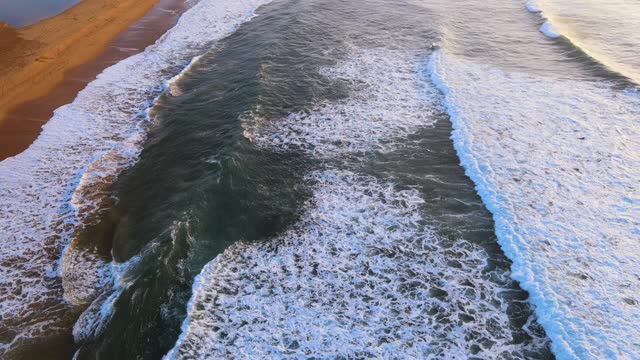 澳大利亚新南威尔士州中部海岸艾沃萨海滩的乡村和海洋景色视频素材