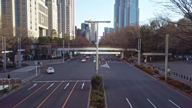 东京新宿西新宿摩天大楼街景视频素材