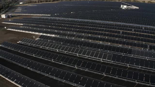 飞越其领空的太阳能电池板视频下载