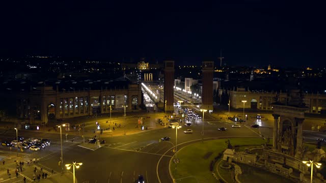 Plaça d'Espanya 在晚上，时间流逝在巴塞罗那视频素材