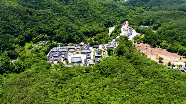 韩国全罗南道，九溪山/顺天溪松光沙寺全景视频素材