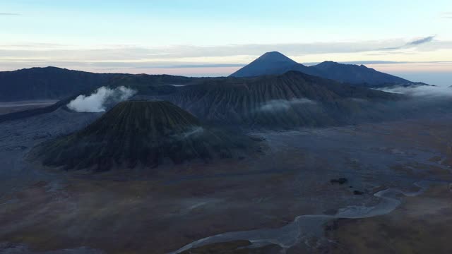 布罗莫山的清晨场景视频素材