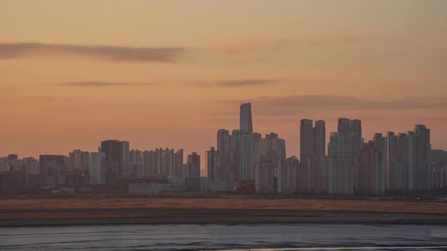 韩国仁川延秀谷松岛国际商务区夜间城市景观视频素材