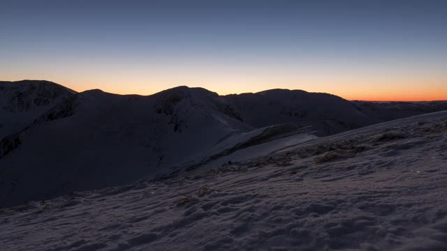 4K时间过渡从日落到星空，雪山在低塔特拉斯，斯洛伐克视频素材