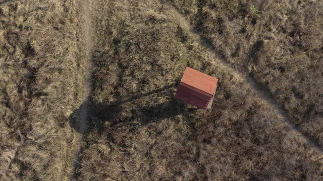 在公园休息区和野餐区上升4K无人机视频视频素材