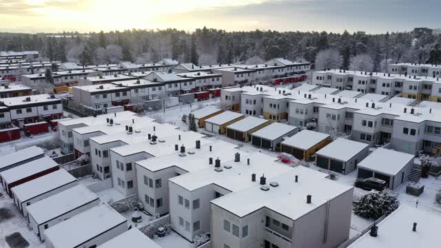 冬季有现代住宅的住宅区视频素材