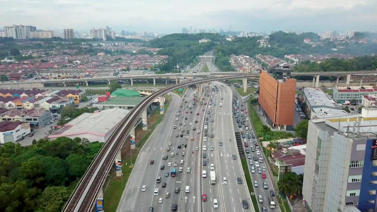 无人机拍摄的马来西亚城市景观视频素材