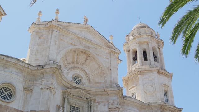 美丽的加的斯大教堂Façade，罗马天主教堂Cádiz，西班牙南部。视频素材