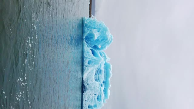 冰山在Jokulsarlon冰川泻湖视频素材