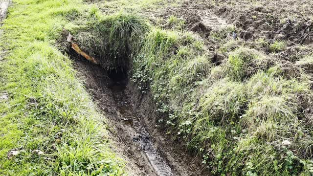 被污染的地下水视频素材