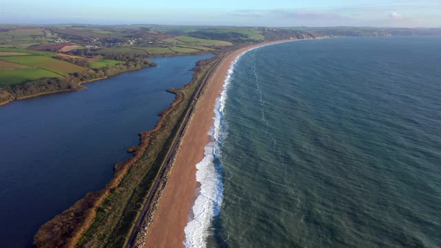 鸟瞰图Slapton Sands，德文郡，英格兰视频素材