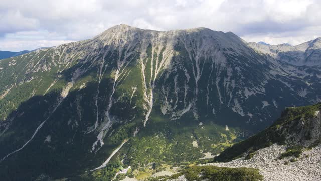 保加利亚皮林山的托多尔卡峰视频素材