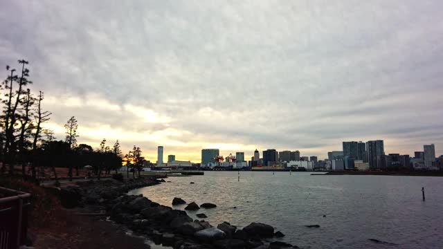 从东京港区台场看东京湾视频素材