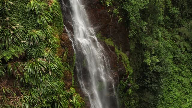 Yarrabilgong瀑布详图视频素材