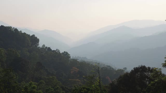 夕阳在山视频素材