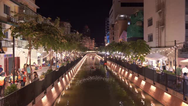 Klong Ong Ang步行街发生在泰国曼谷视频素材