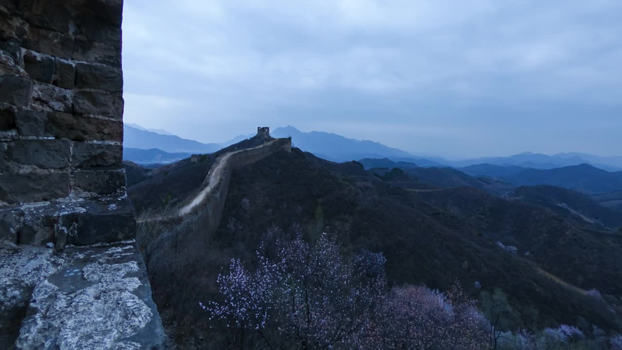 中国春天的长城，云雾景象(延时)视频素材