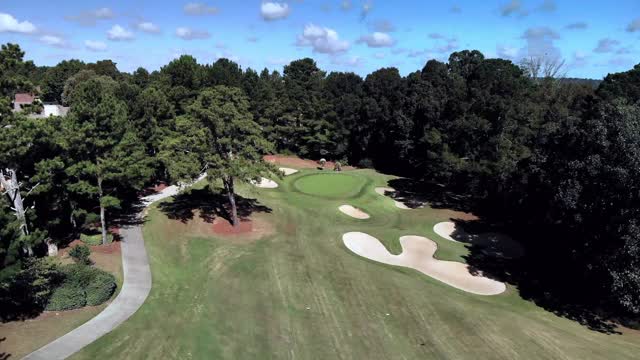 高尔夫球场鸟瞰图视频素材