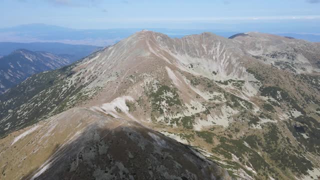 鸟瞰图穆萨拉峰，瑞拉山，保加利亚视频素材