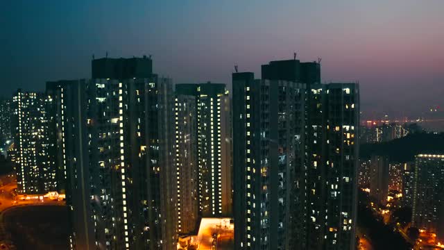 香港九龙湾地区的无人机夜景视频素材