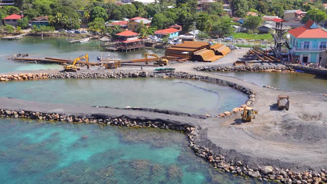 罗阿坦邮轮码头的建筑工地视频素材