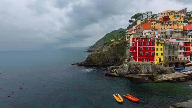 Riomaggiore观景点地标Cinque Terre。视频下载