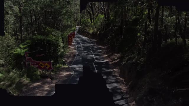 山上的高速公路，无人机拍摄的画面视频下载