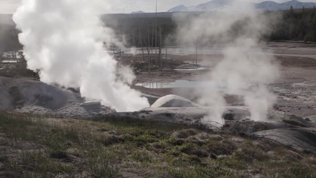 黄石国家公园的火山和地质景观是美国独有的世界奇观视频素材