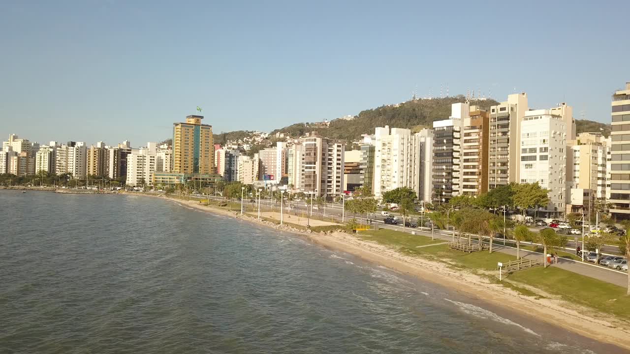 Florianopolis Brazil City Skyline Avenida Beira Mar Norte(无人机- 4K)视频素材