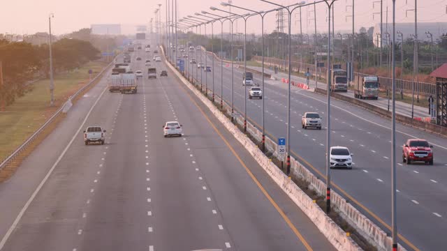 高速公路交通繁忙视频素材