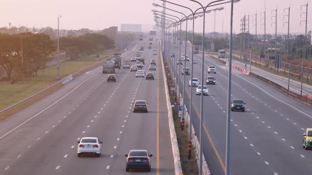 高速公路交通繁忙视频素材