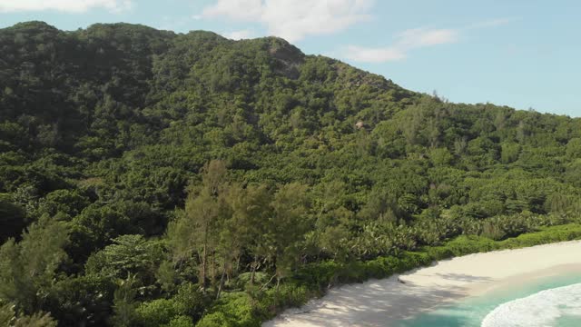 鸟瞰图天堂海滩拉迪格岛，塞舌尔视频素材