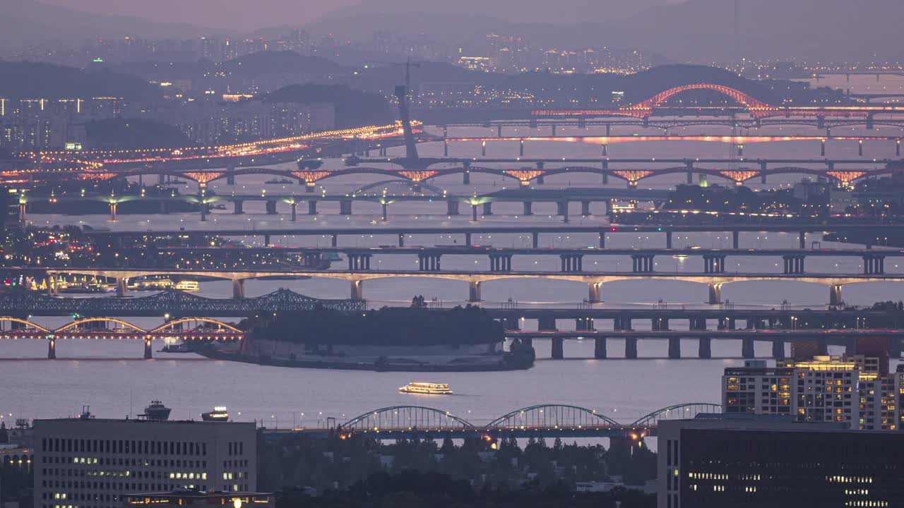 汉江大桥夜景/韩国首尔视频素材