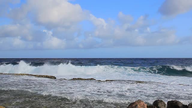 海浪在晴天视频下载