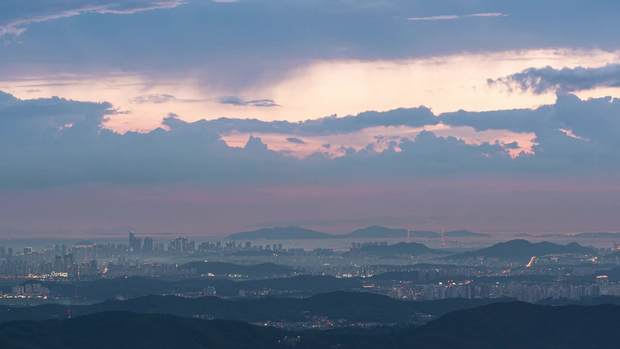 仁川大桥和松岛IBD(国际商务区)市中心/韩国仁川视频素材