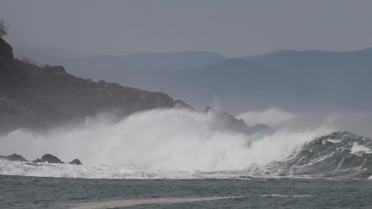 极端波浪破碎视频素材