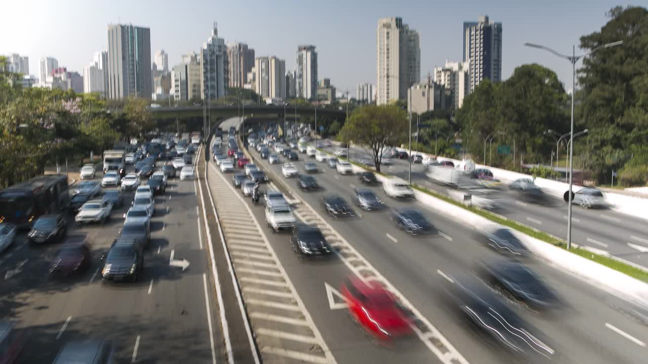 São Paulo高峰时段汽车交通的时间间隔视频素材